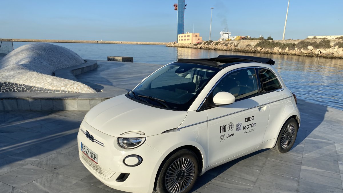 El Fiat 500 cabrio es sostenible y divertido, como hemos comprobado en esta sección