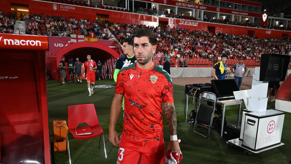 Uno de los capitanes como Adri Embarba al menos entró en la segunda mitad.