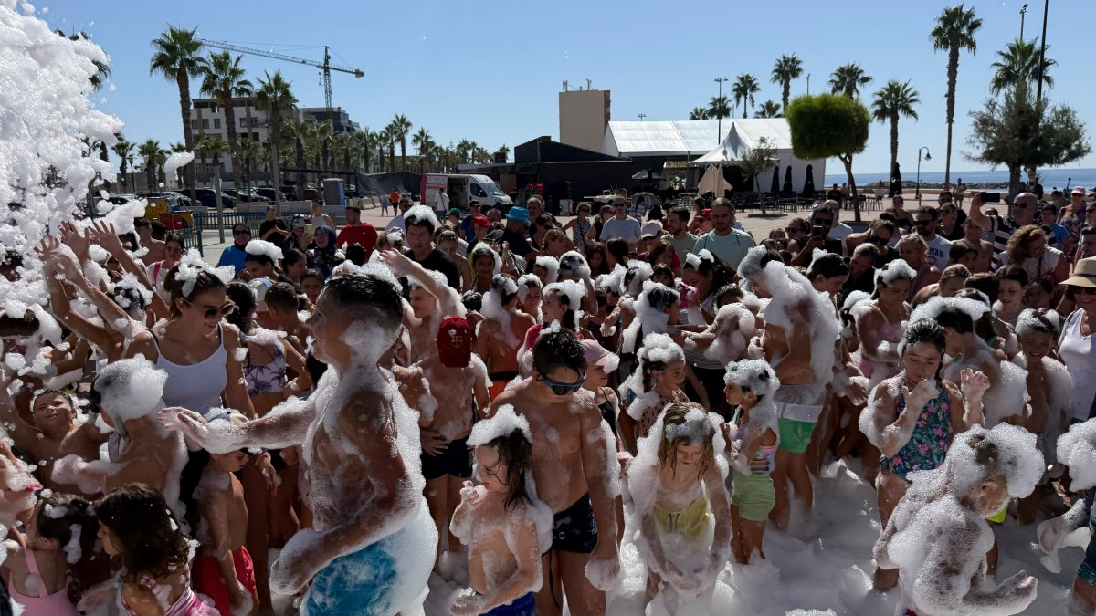 Fiesta de la Espuma en Adra.