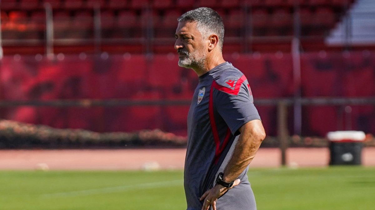 García Pimienta marca los nuevos retos para el Almería, que necesita mostrar una mejor versión en sus partidos fuera de casa.