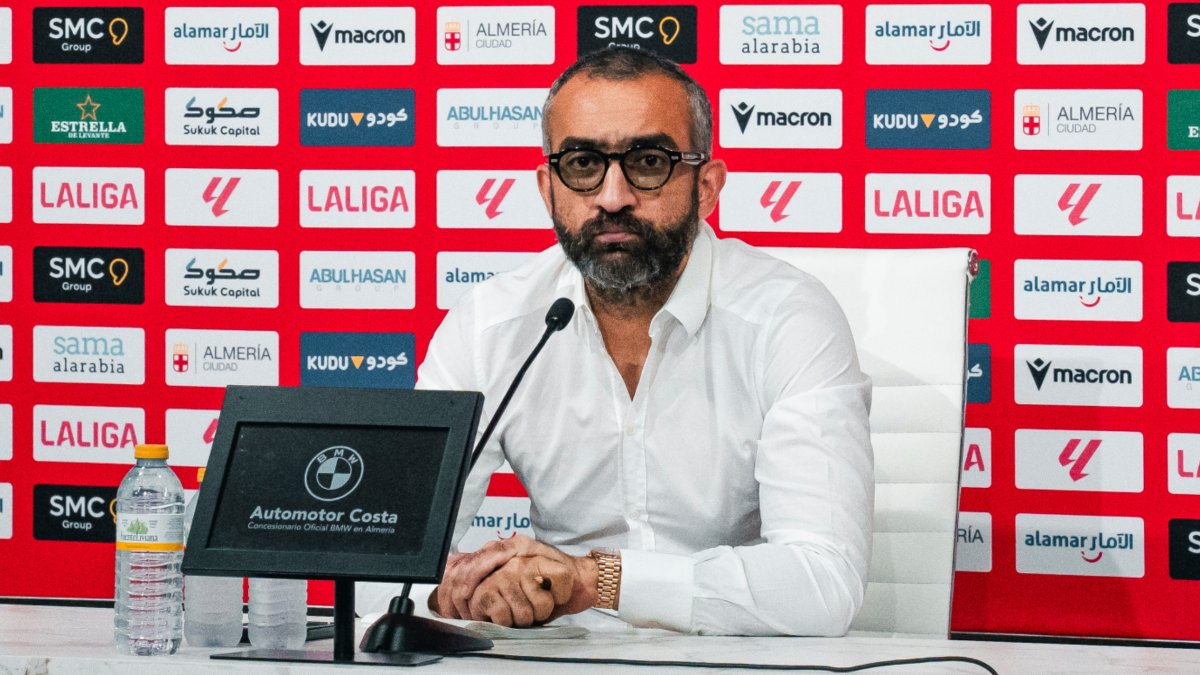Mohamed El Assy, director general de la UDA, ya conoce el límite salarial que tiene el club hasta el mercado de invierno.