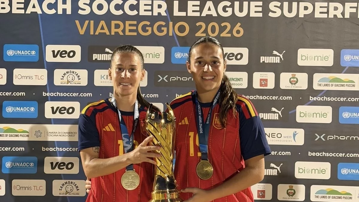Jessi y Paqui Campoy celebran el oro de Europa con La Roja.