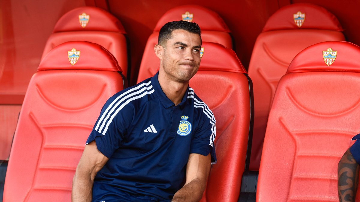 La transición del césped al palco no es fácil en el mundo del fútbol.