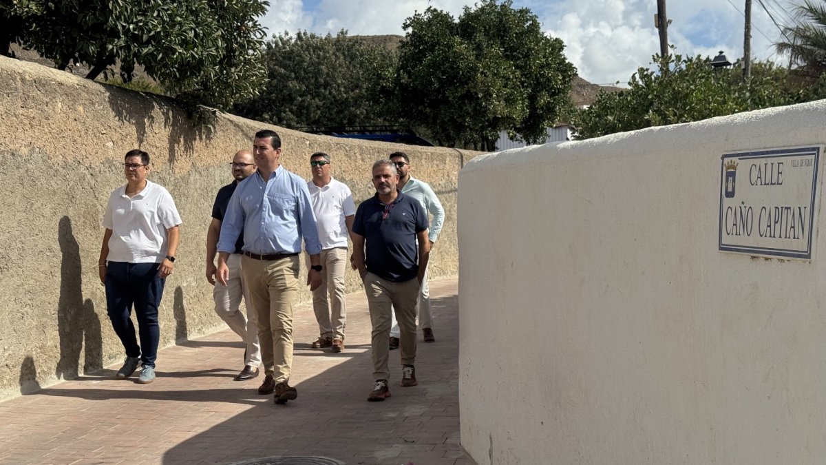 El alcalde de Níjar, José Francisco Garrido, visita las obras