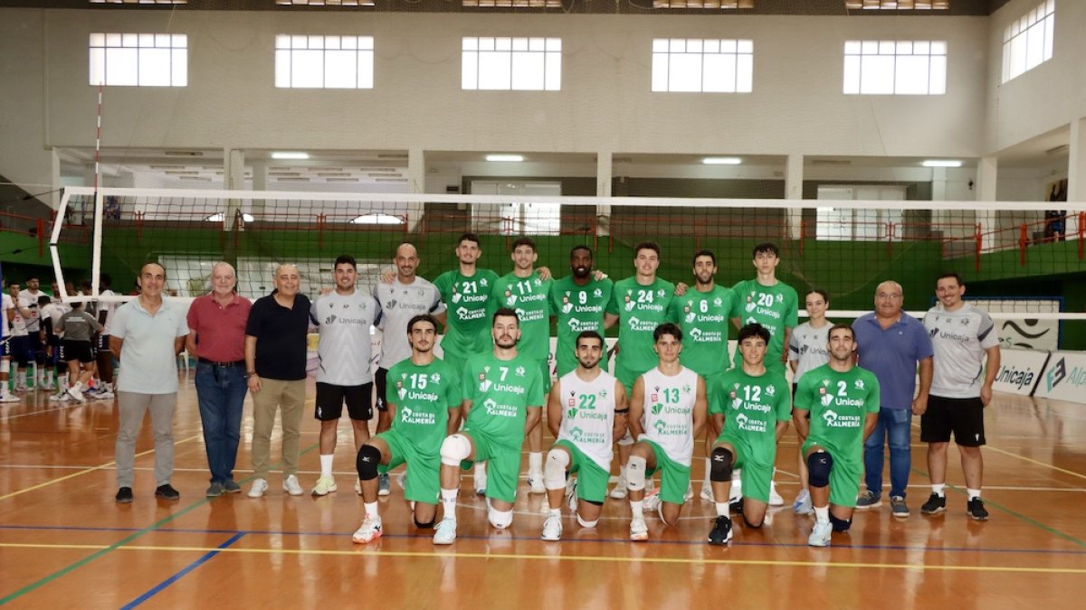 Los ahorradores derrochan motivación en su primer partido de la pretemporada y ganan el I Trofeo de Voleibol ‘Villa de Huércal Overa’ ante un buen Servigroup Playas de Benidorm, que también debutaba.