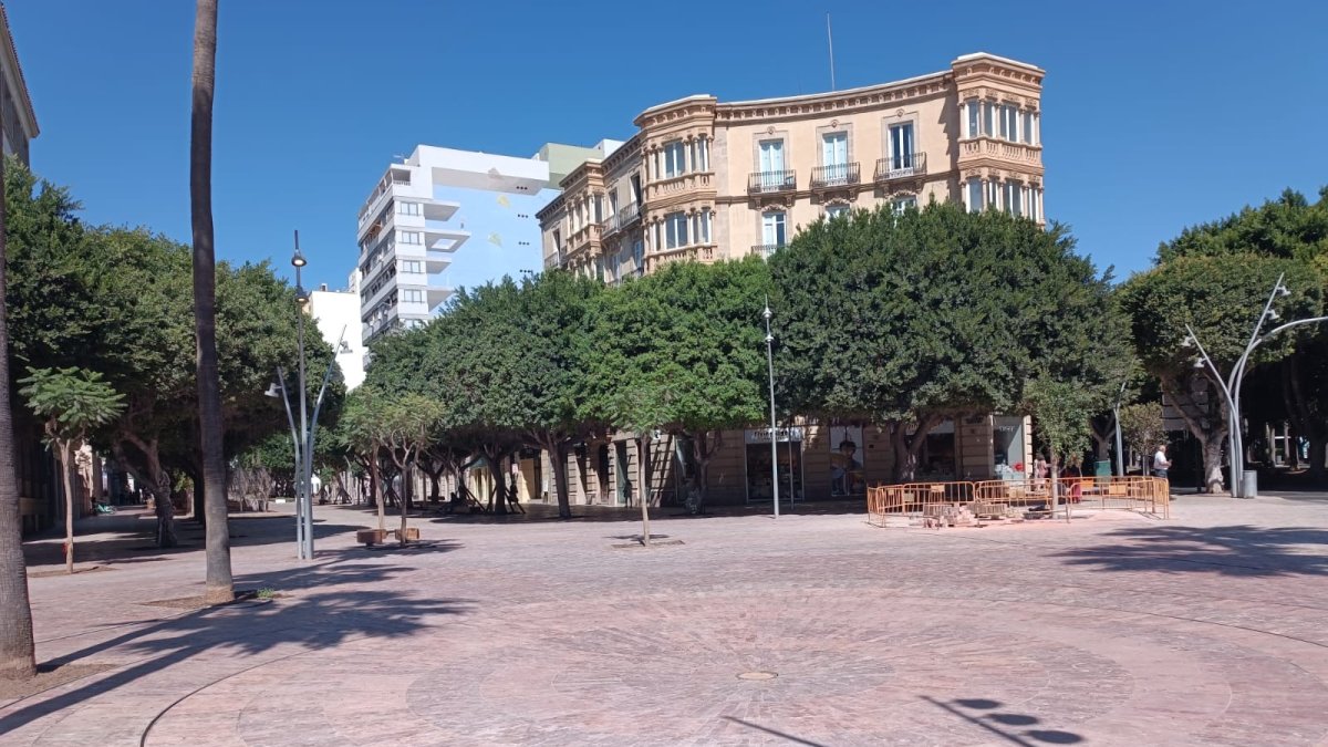Zona en la que ha sido rescatado el hombre atrapado en el interior de un camión.