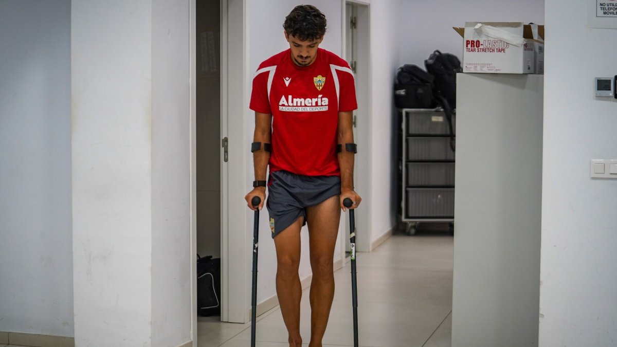 Gui Guedes pasó de unas ligeras molestias a las muletas.