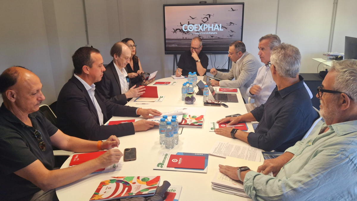 Reunión de Coexphal con el director de Renfe Mercancías y el subdelegado del Gobierno.