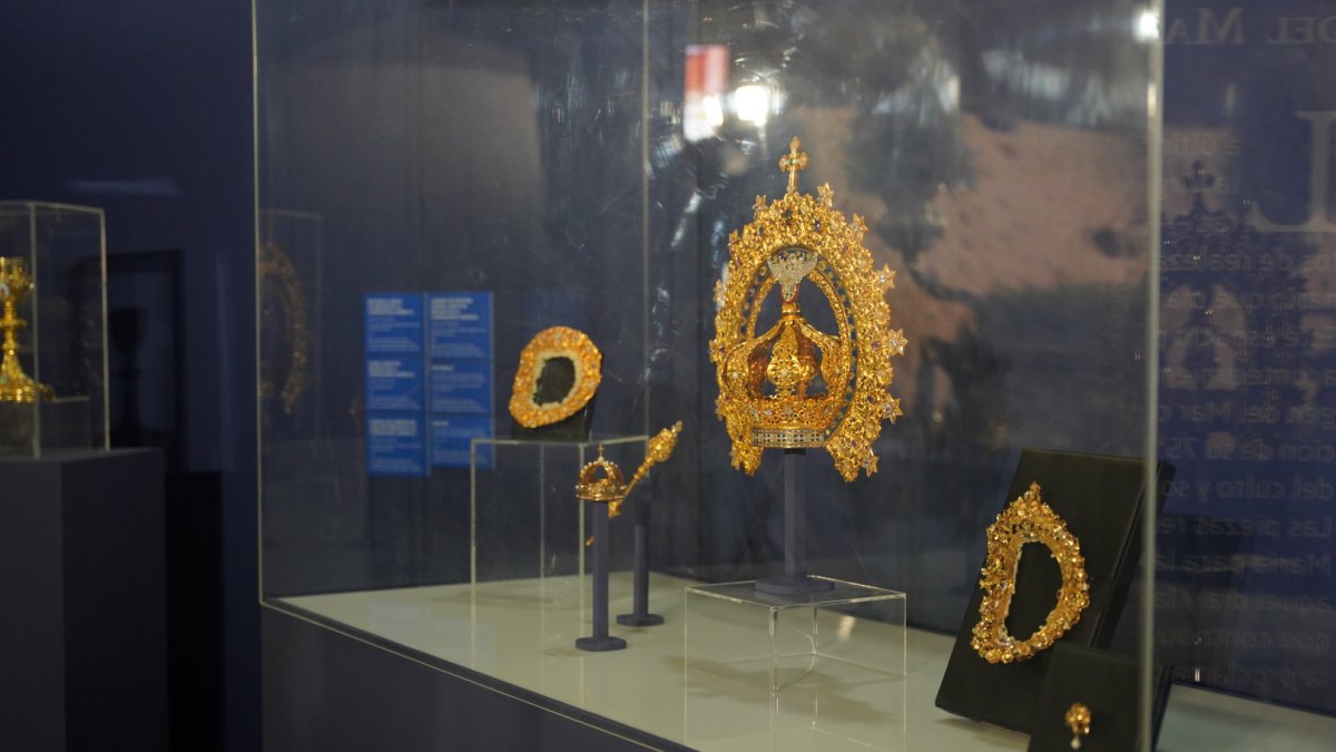 Las joyas de la Virgen del Mar, en la exposición Regina Maris.