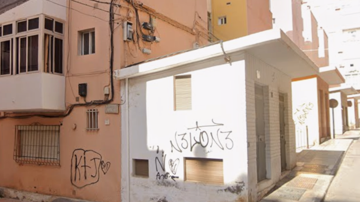 Transformador de la calle Tarrasa, origen del corte de suministro eléctrico en el barrio de Los Ángeles.