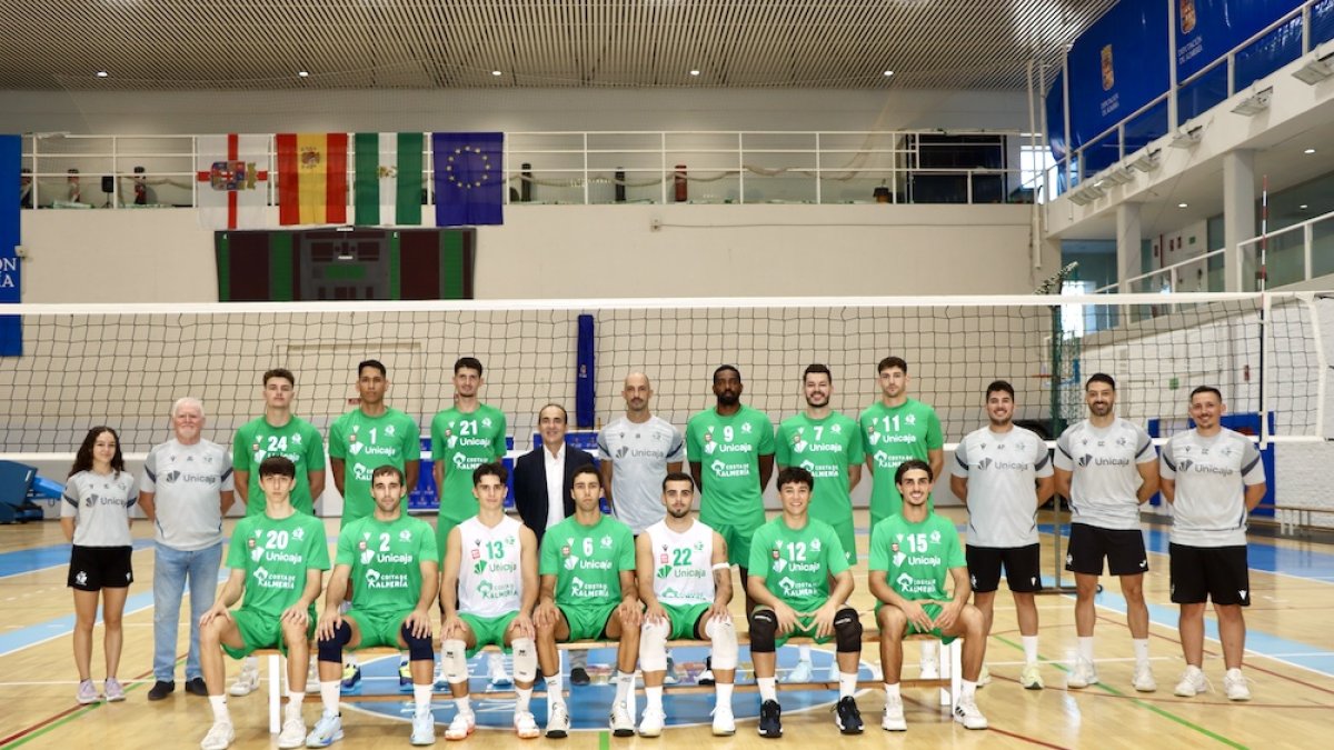 Foto de familia de Unicaja Costa de Almería 26-27.