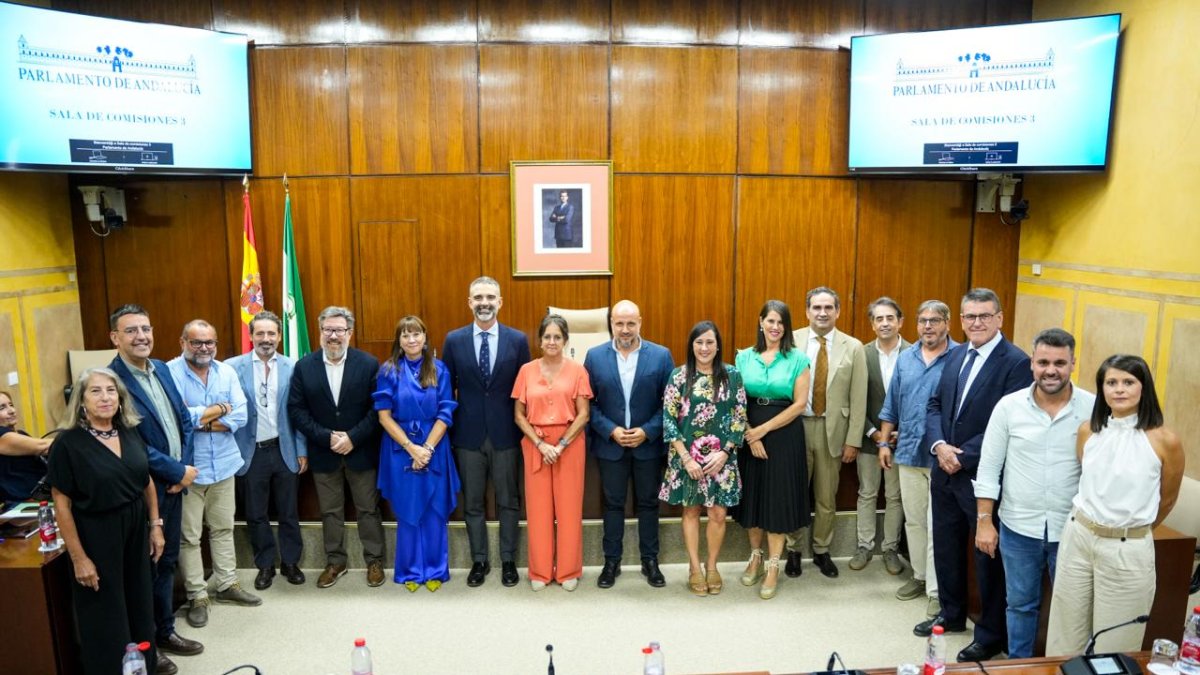 Fernández-Pachecho ha recalcado que para el Gobierno andaluz “el agua va a seguir siendo una prioridad” porque este recurso “es la clave de todo”.
