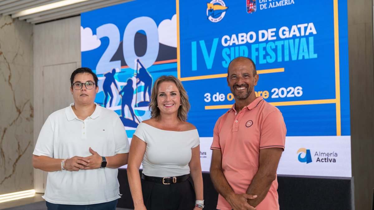 Presentación de la IV edición del Cabo de Gata SUP Festival, que se celebrará el 3 de octubre en San José (Níjar).