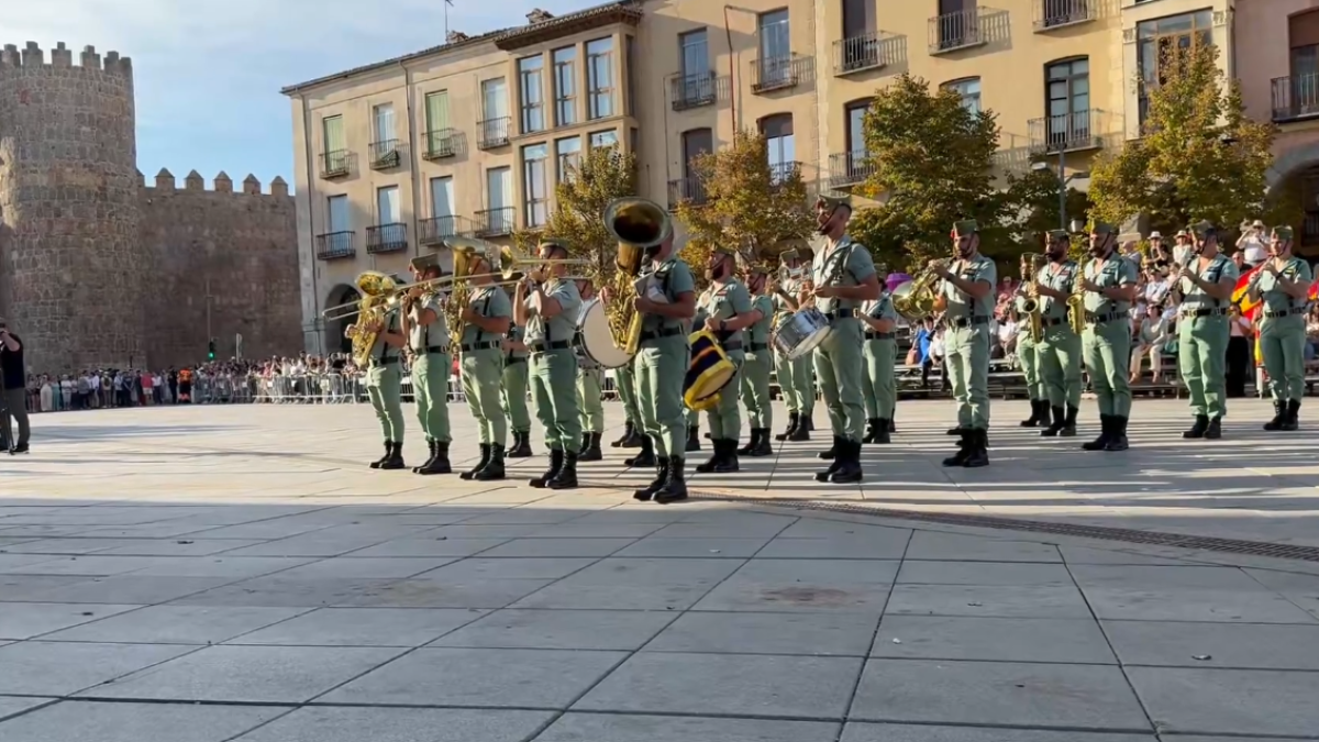 La Unidad de Música de La Legión, tocando en la plaza de Santa Teresa de Ávila.