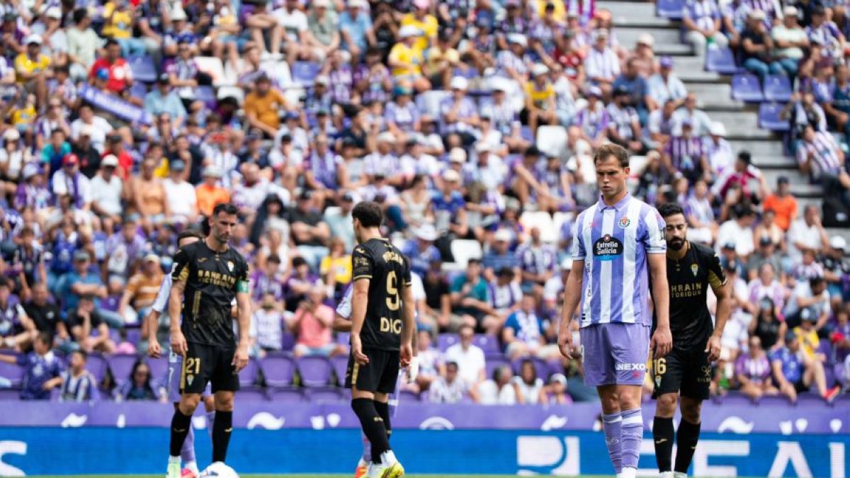Latasa lanzaba un penalti a las nubes pero merecía su gol con el Real Valladolid.