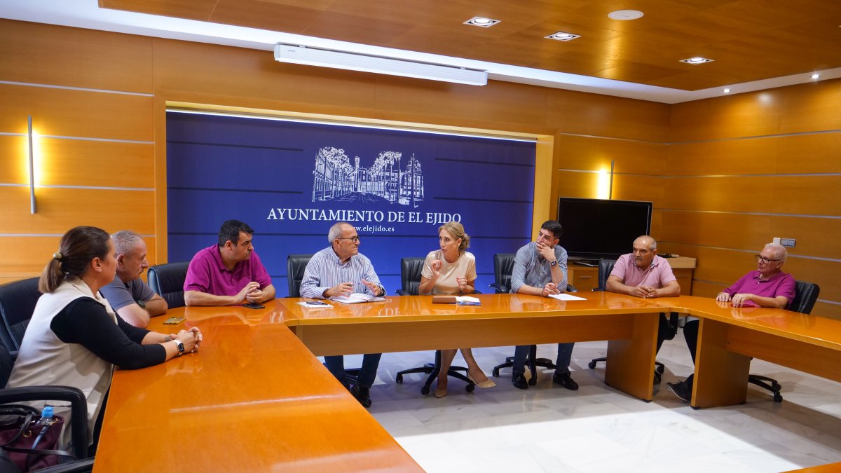 Reunión en el Ayuntamiento de El Ejido.