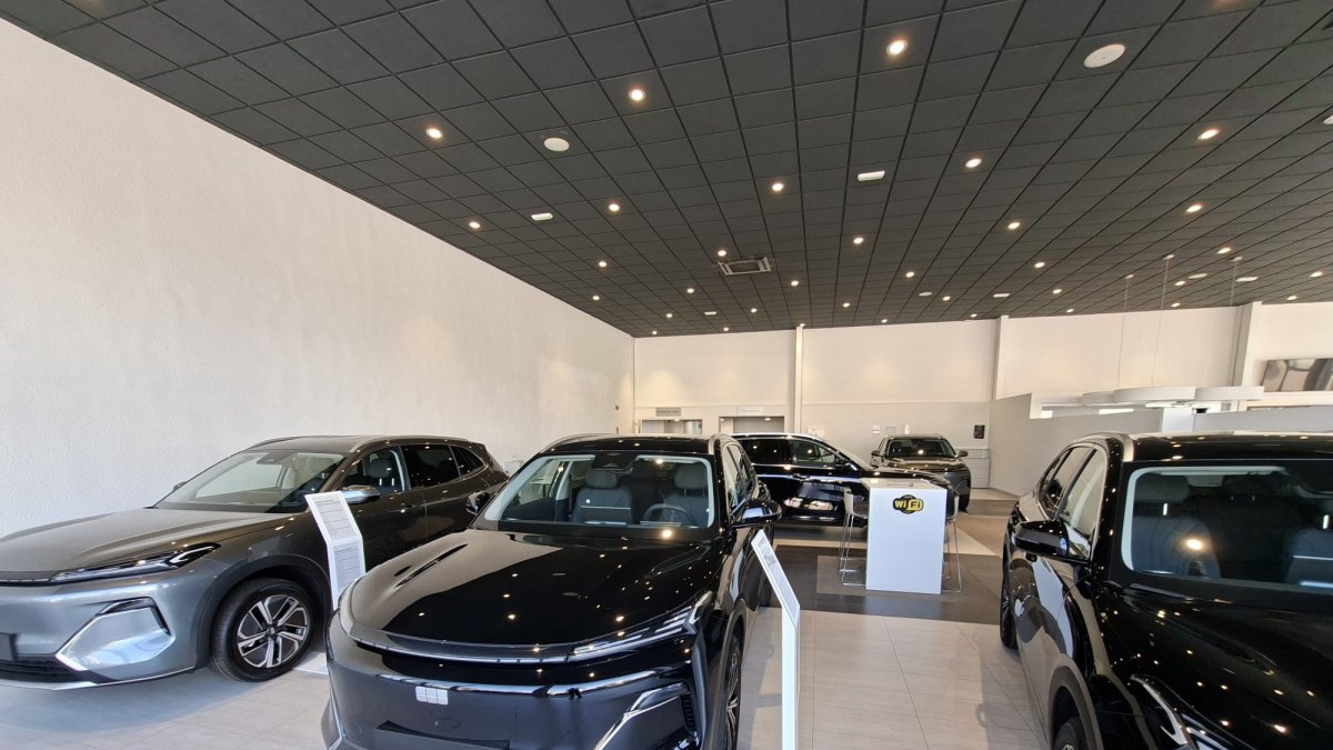 La nueva apuesta de SYRSA se llama Geely y apunta a superventas