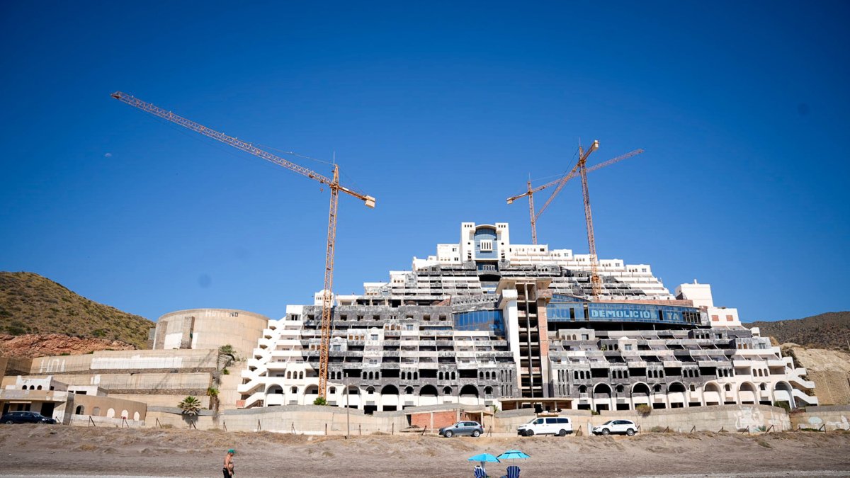 Archivo - Imagen del hotel El Algarrobico en Carboneras (Almería).