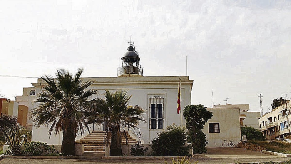 Antiguo faro de Garrucha y finca colindante que sale de nuevo a subasta por algo más de 2,2 millones
