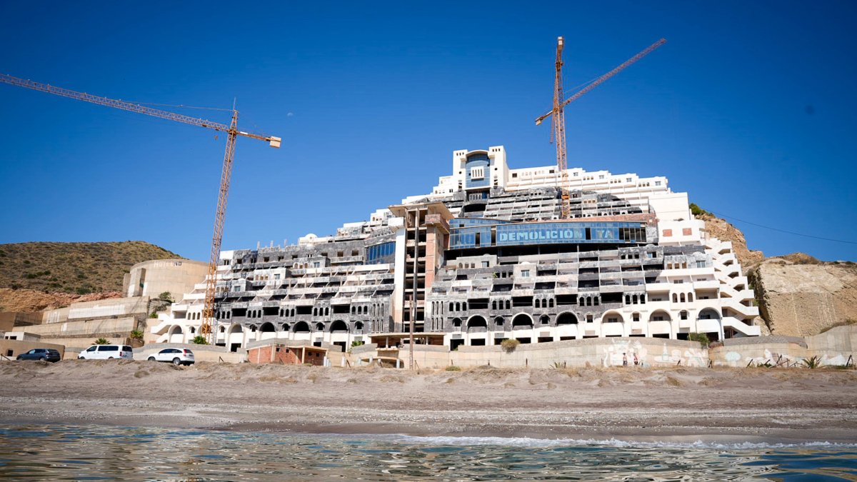 Archivo - Imagen del hotel El Algarrobico en Carboneras (Almería).