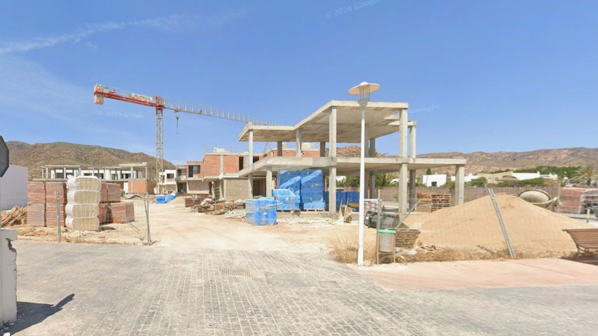 Una de las promociones en construcción en el núcleo de Rodalquilar.