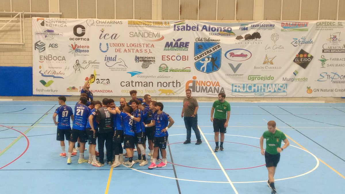 El CBM Cantera Sur El Ejido le toma la medida a Córdoba BM (33-27).