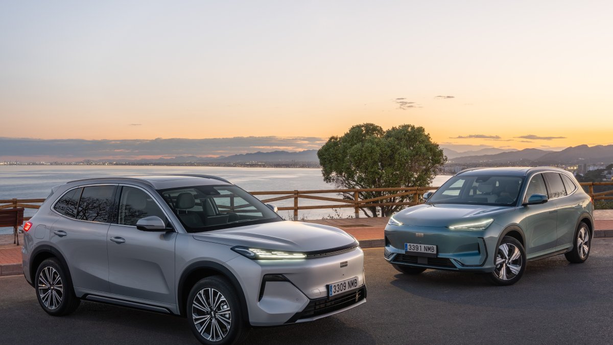 El Geely E5 combina alta eficiencia para el día a día con un amplio espacio interior, un maletero con una capacidad de 461 litros y una autonomía WLTP en ciclo urbano de hasta 628 km1.
