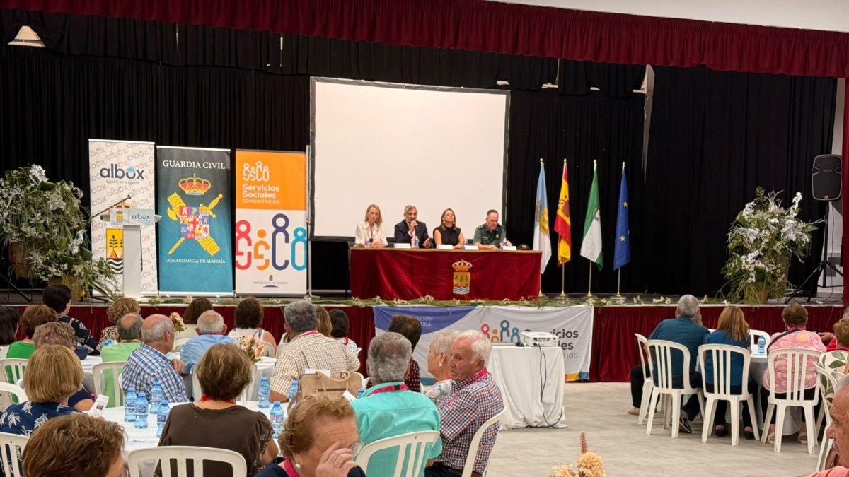 Jornada sobre seguridad y envejecimiento activo en Albox (Almería).