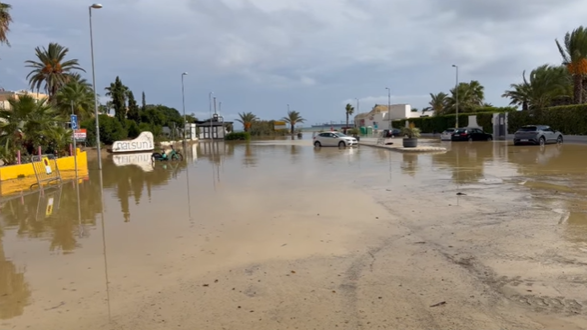 Avenida de Castellón, en Vera Playa, tras las lluvias de este viernes.