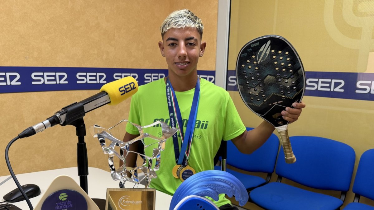 Liberto Amate empezó a jugar a tenis playa con 6 años en el Cabo de Gata y ya es uno de los mejores del mundo en la arena.