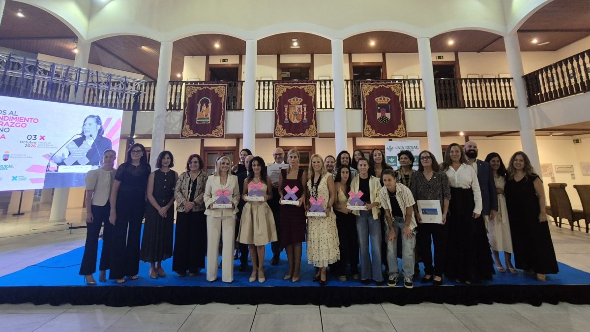 Foto de familia de las premiadas en los III Premios al Emprendimiento y Liderazgo Femenino de Almería.