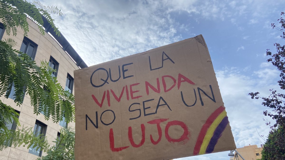 Una imagen de la última concentración por la vivienda en Almería.