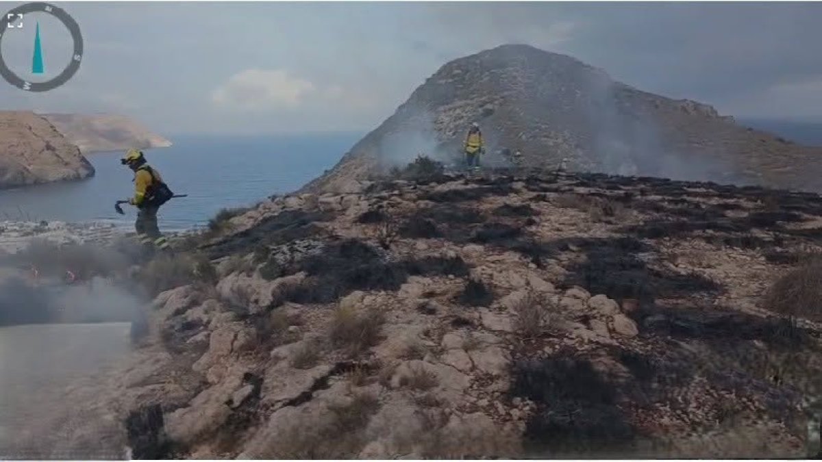 El Infoca da por controlado el incendio de Las Negras