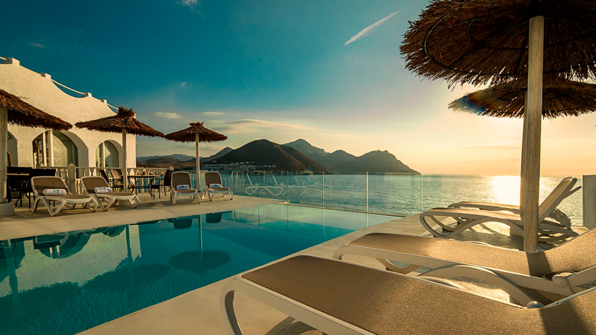 Villa Singular, en San José, con el Mediterráneo y el paisaje de Cabo de Gata como protagonistas.