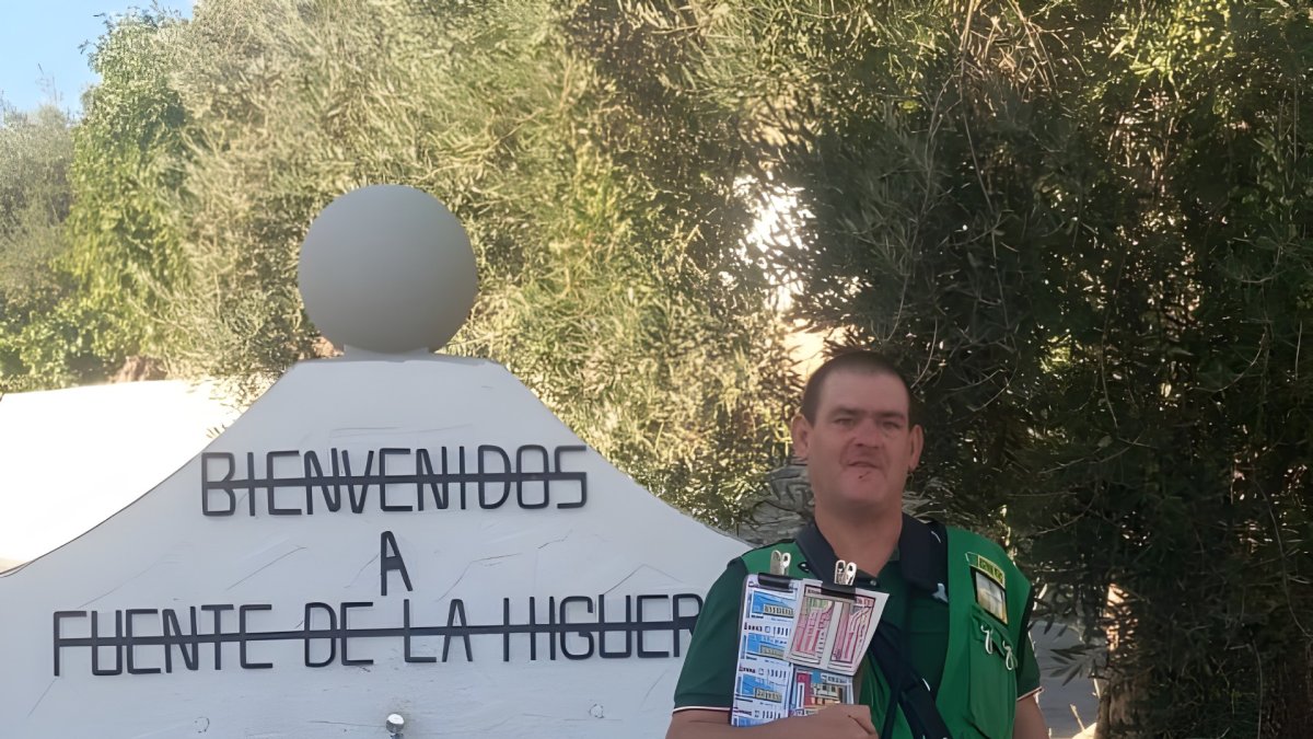 Manuel Lázaro, vendedor desde 2011, ha llevado la suerte hasta Albox