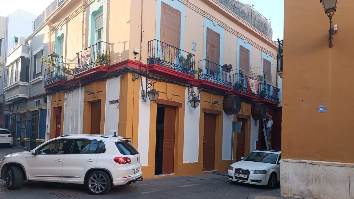 El local de la tortillería La Mala se transforma en la Taberna La Buena.