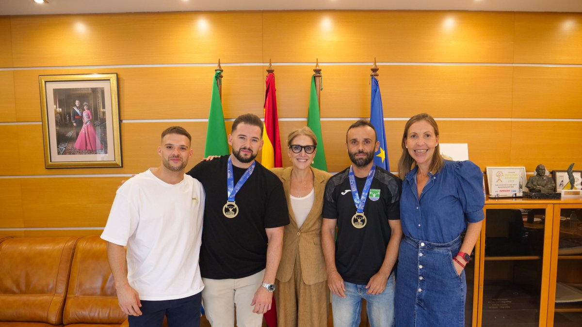 Los deportistas han sido recibidos en el Ayuntamiento.