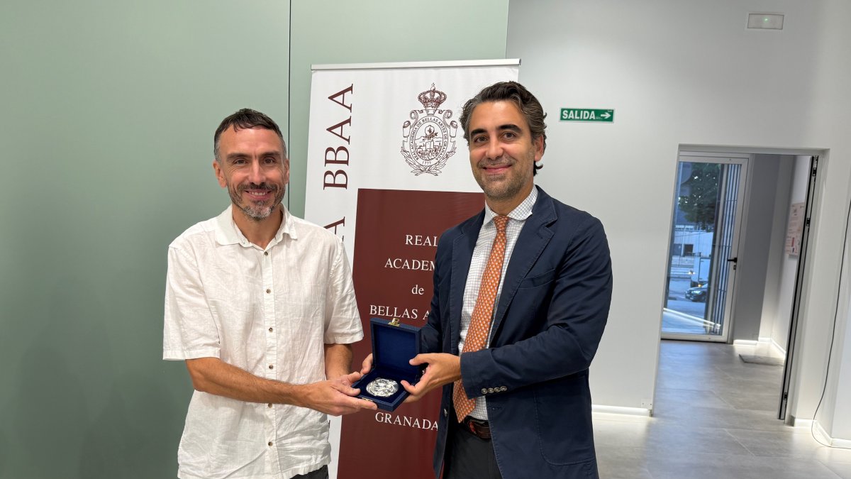 Joaquín Pérez de la Blanca y el ganador Olmo Calvo.