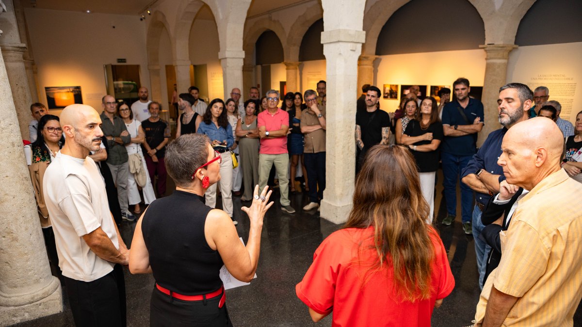 Inauguración de la exposición 'Curvas de la mente'.