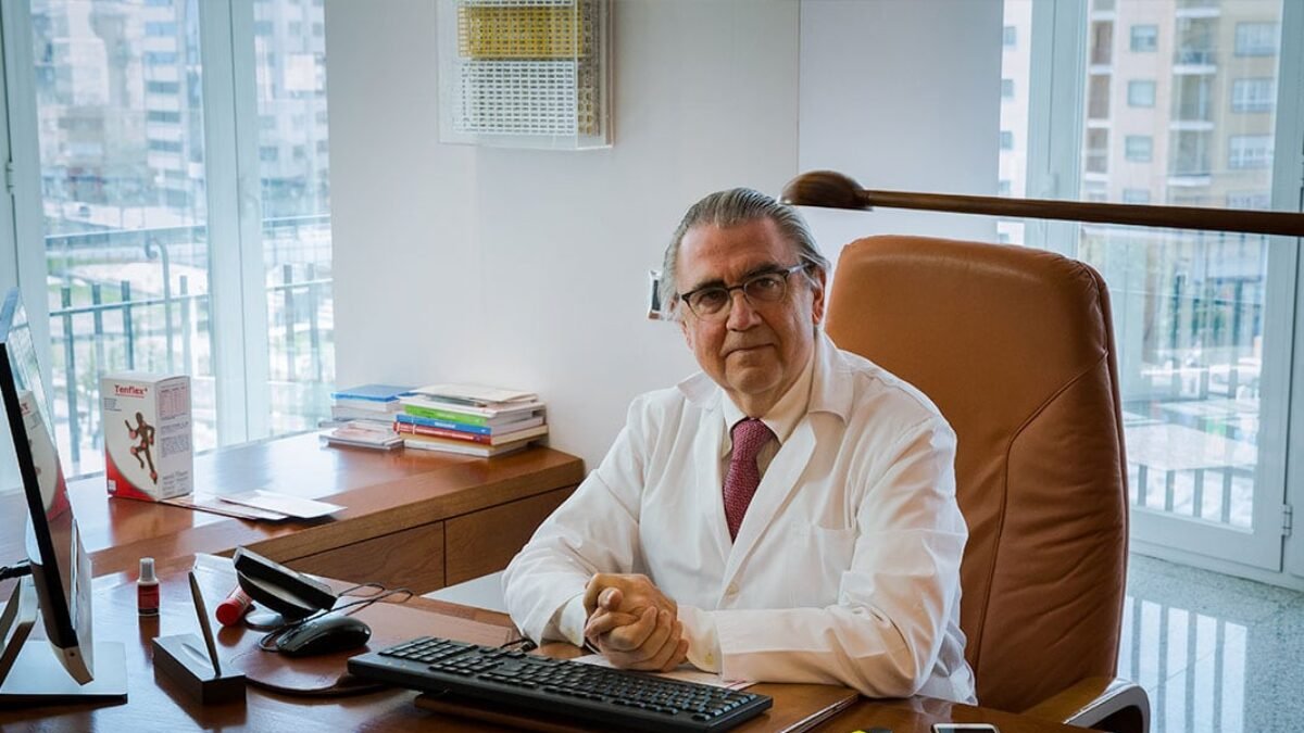 Pedro Torrecillas, en su consulta.