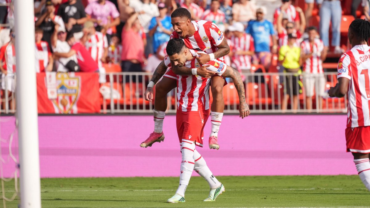 El Almería tiene muchos motivos para celebrar tras la 9ª jornada de Liga.