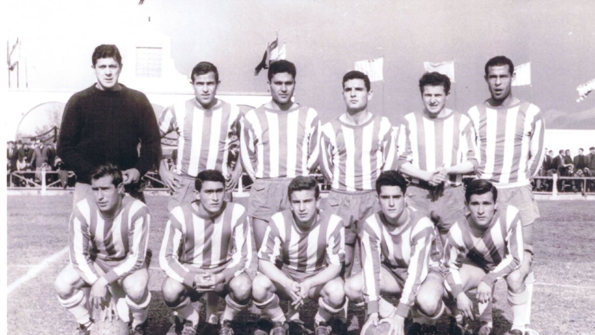 La imagen del Granada 1963-64 con José Martínez, Pirri y Juan Antonio Román.