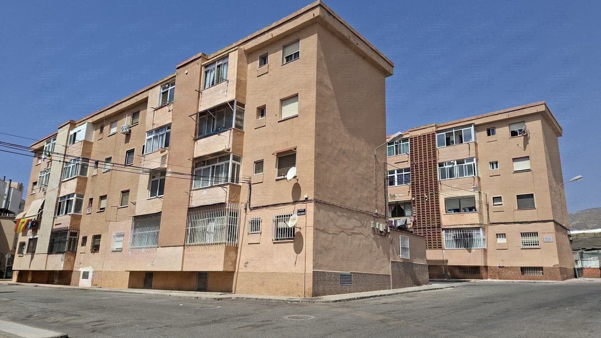 Actuales bloques de las 80 viviendas en Adra