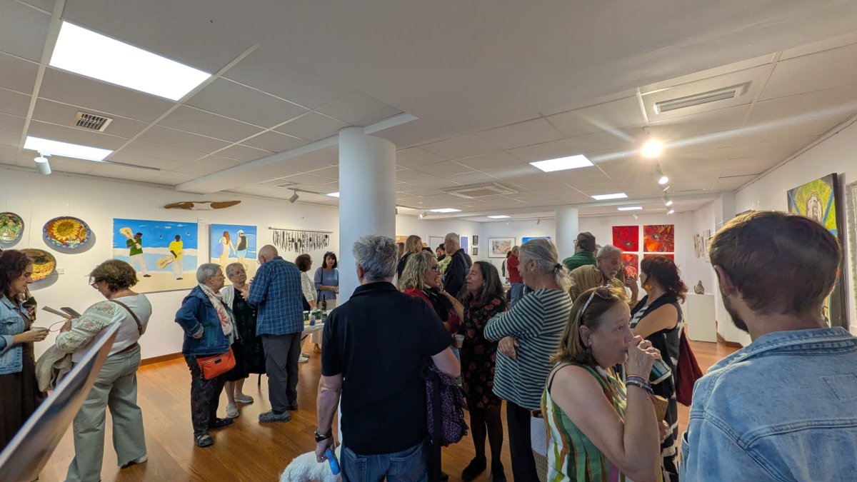 Inauguración de la exposición 'De la mar serena' en Serón.