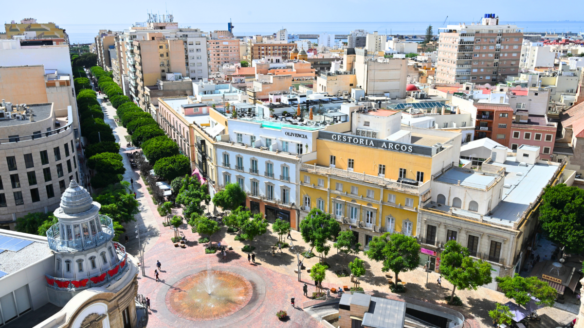 El Ayuntamiento de Almería será reconocido con el Premio Institución por la transformación del Paseo.