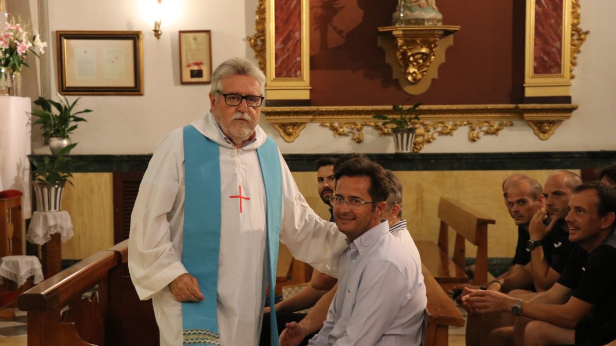 El padre Ángel Becerra con Paco Góngora ex alcalde de El Ejido.