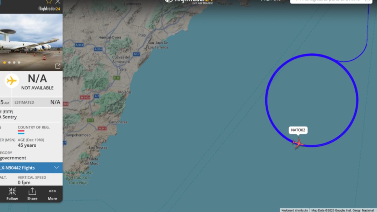 El avión de la OTAN frente a la costa de Almería en una imagen de Flightradar.