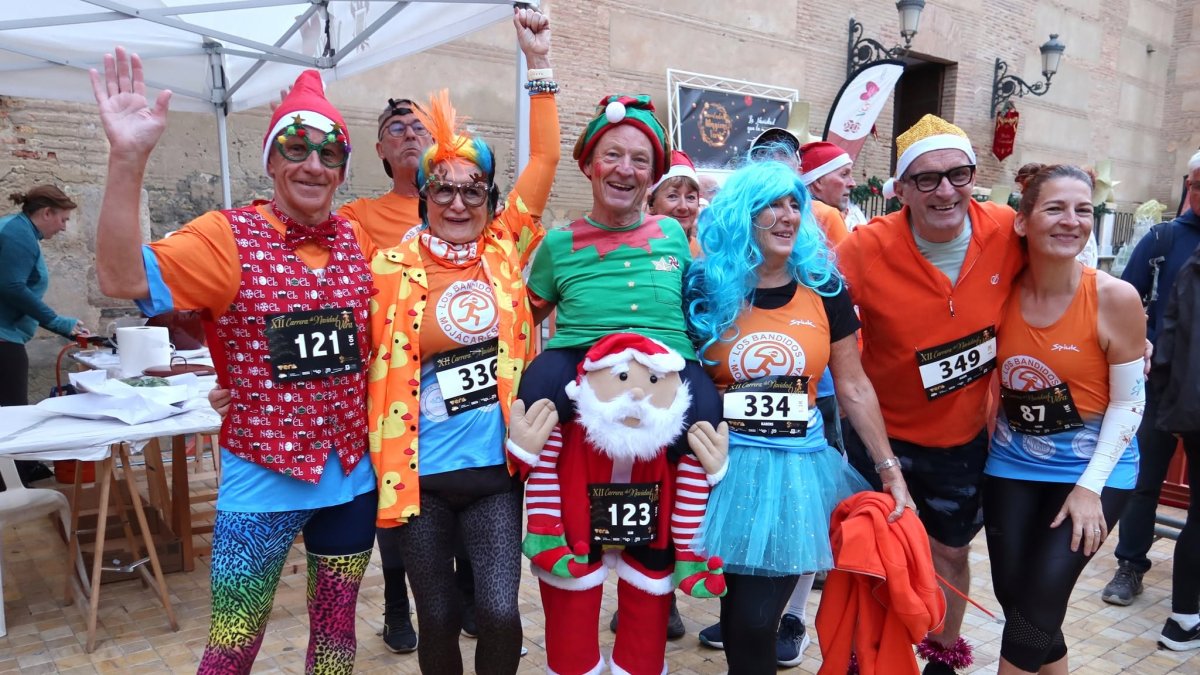 Imagen de archivo de participantes de la carrera de Navidad de Vera en una edición anterior.