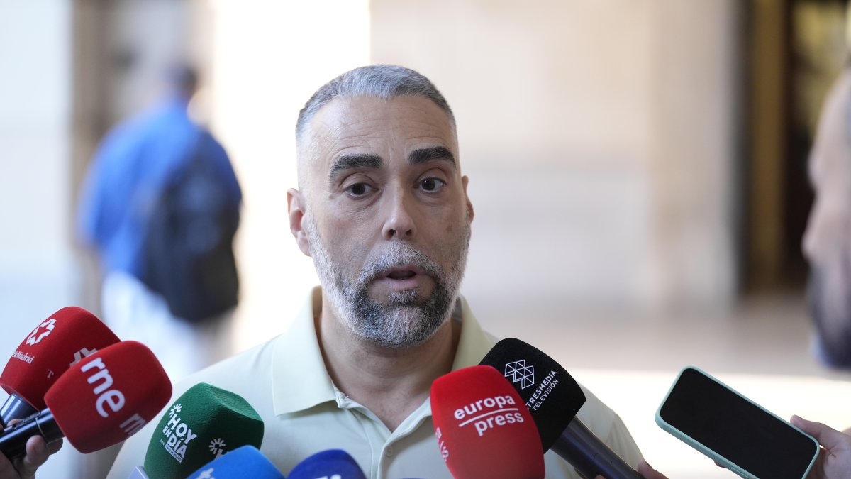 El secretario general y portavoz de Facua, Rubén Sánchez, asegura que en Almería hay más afectados por el cierre de la empresa.