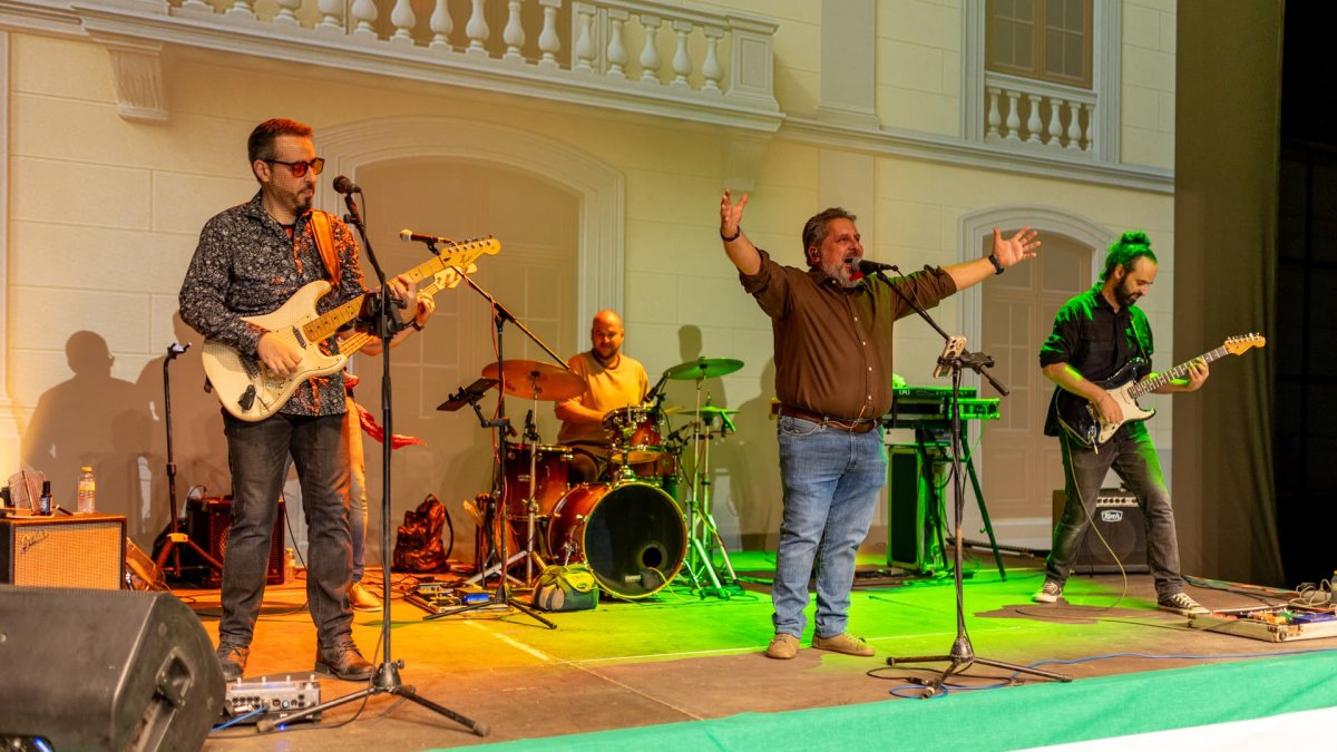 Un instante del pregón del pasado miércoles en el Auditorio con el que arrancaron las fiestas.